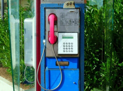 Pulsador de telecomunicaciones