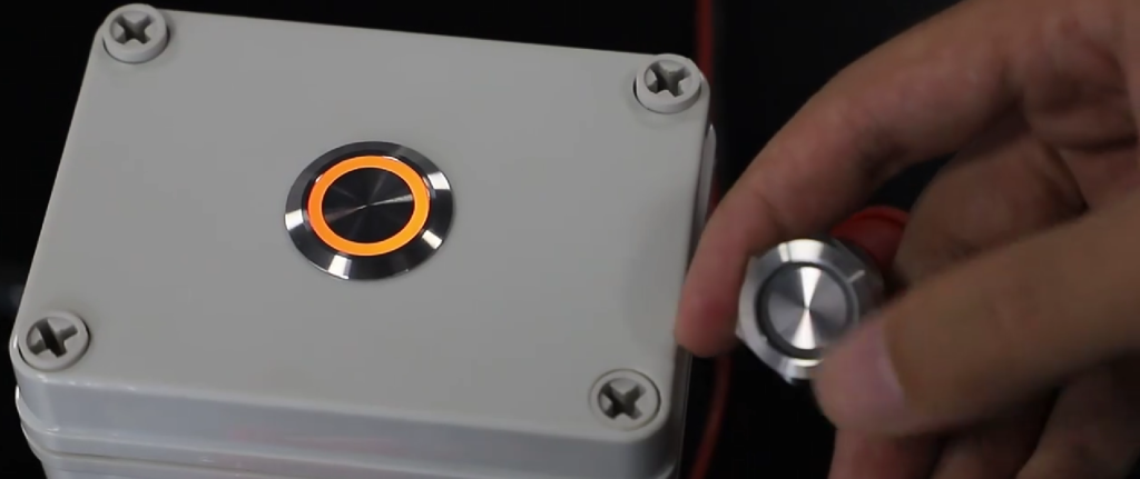 Jak podłączyć 16-milimetrowy przycisk LED: przemysłowe i niestandardowe panele sterowania