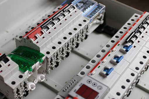 What Are the Key Specifications of a 400 Amp DC Circuit Breaker